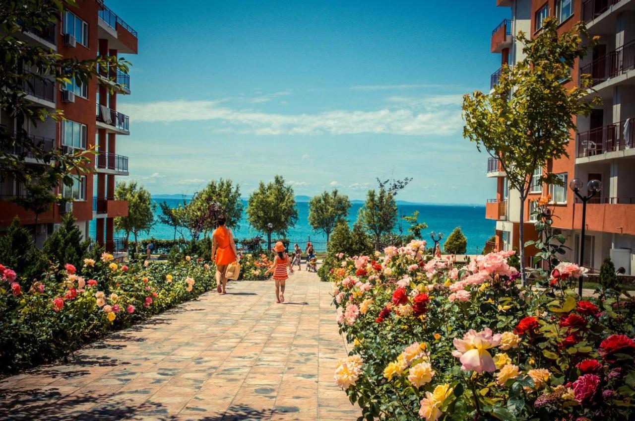 Panorama Marina Fort Beach - Premium Apartments Sea Viev سفيتي فلاس المظهر الخارجي الصورة