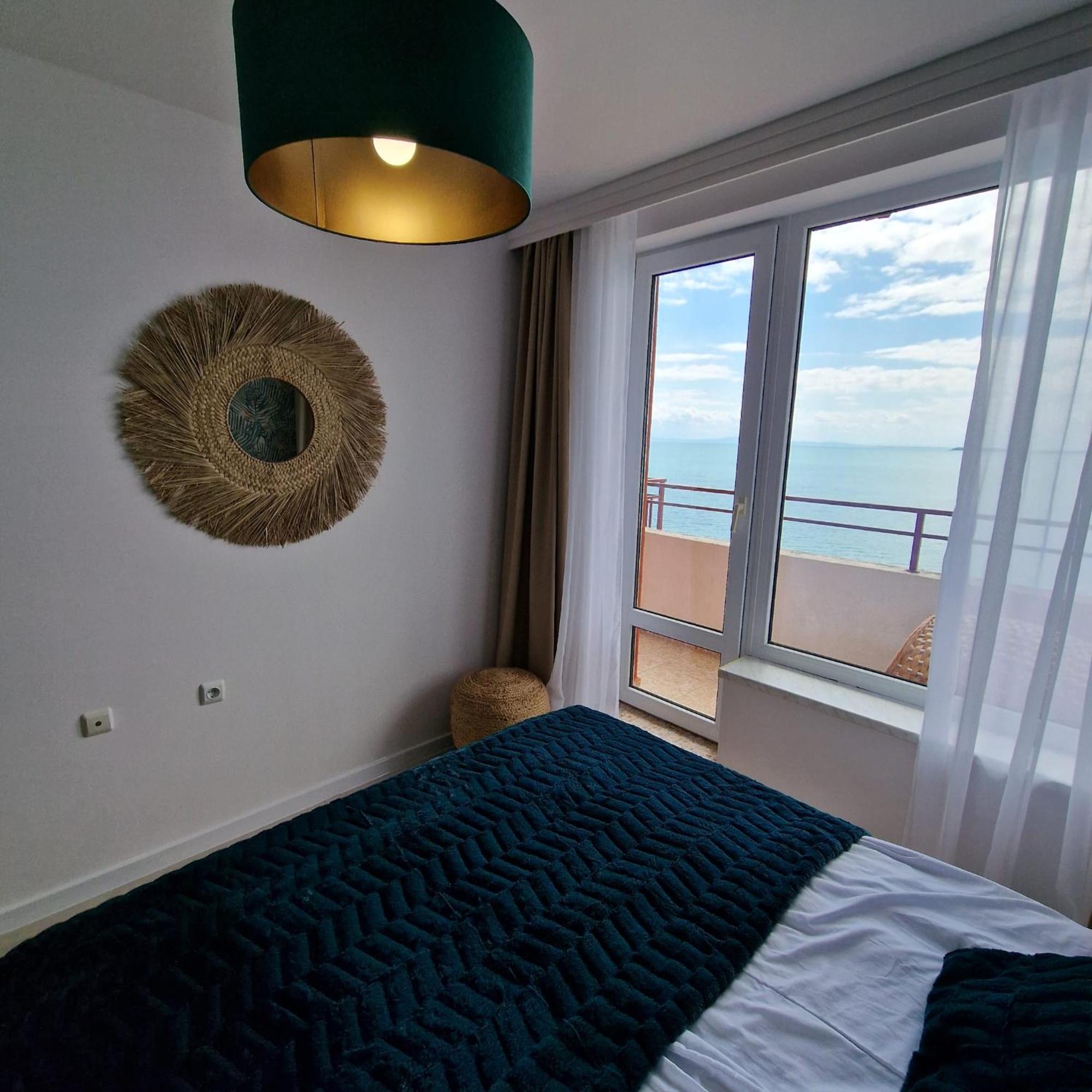 Panorama Marina Fort Beach - Premium Apartments Sea Viev سفيتي فلاس المظهر الخارجي الصورة