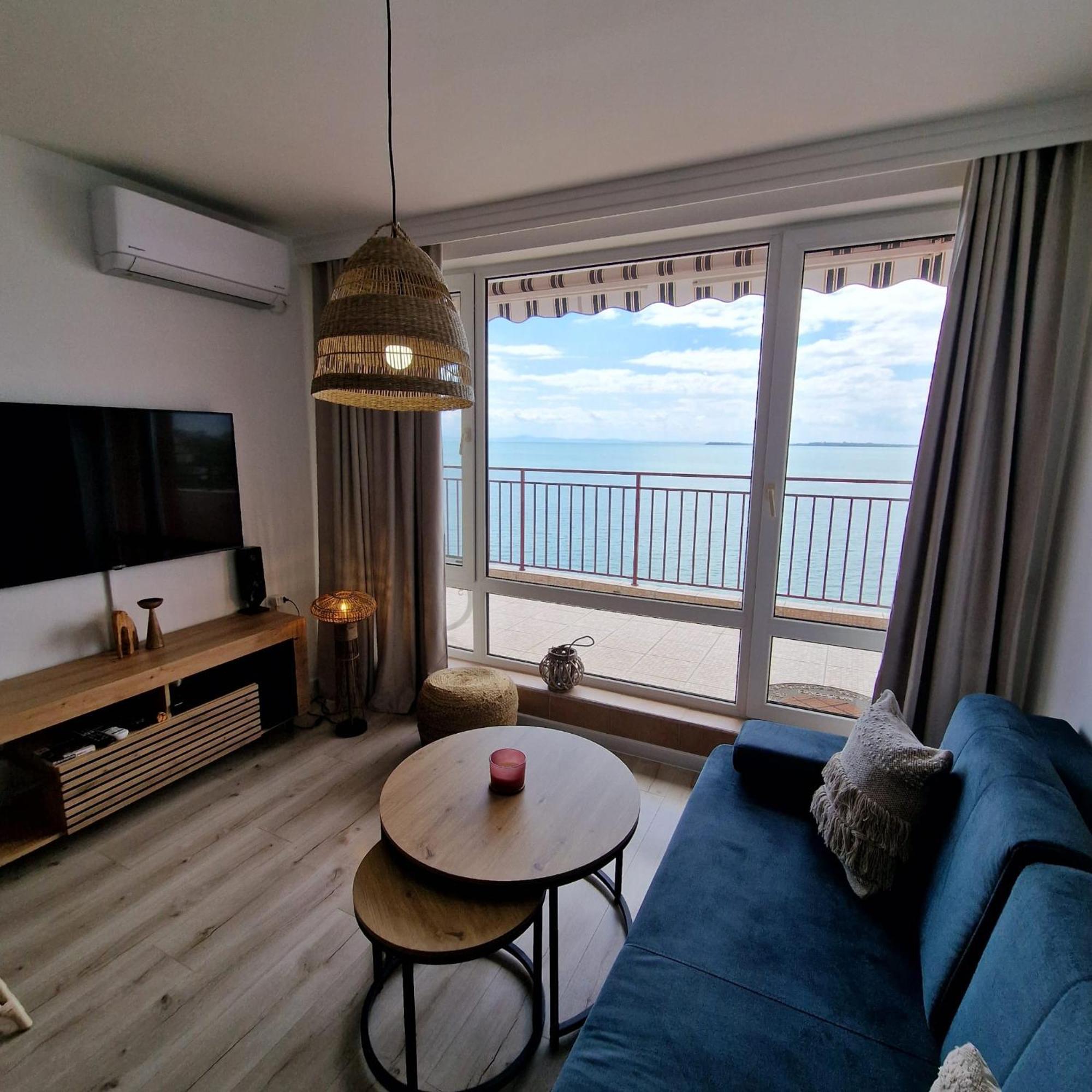 Panorama Marina Fort Beach - Premium Apartments Sea Viev سفيتي فلاس المظهر الخارجي الصورة
