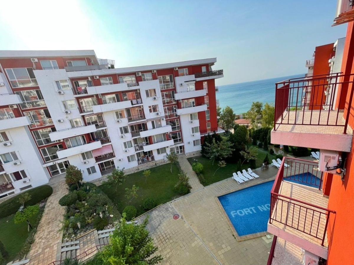 Panorama Marina Fort Beach - Premium Apartments Sea Viev سفيتي فلاس الغرفة الصورة